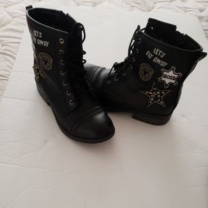 Kids boots